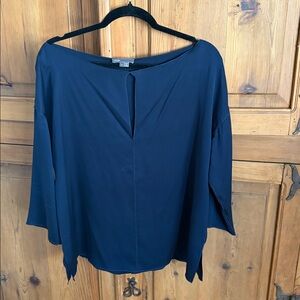 Elegant Vince Navy Blue Women's Top